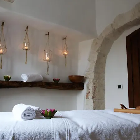 Отель Trulli Deluxe & Wellness