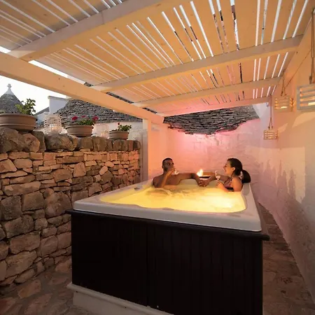Trulli Deluxe & Wellness Отель Альберобелло