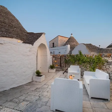 Trulli Deluxe & Wellness 3*