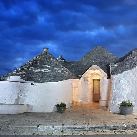 Trulli Deluxe & Wellness 3* Alberobello